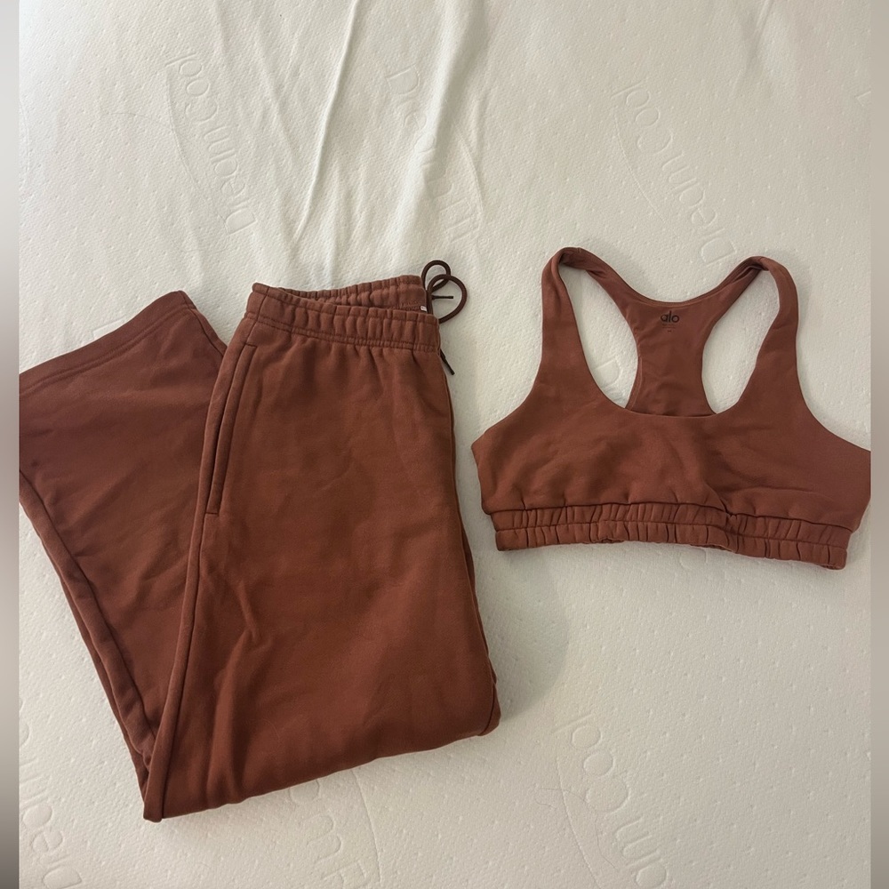 COPY - Alo Renown Heavyweight Sweatpants and Matching Scoop Neck Sweatshirt Bra…